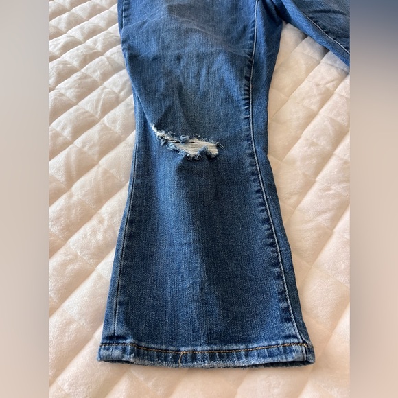 Judy Blue Distressed Capri jeans 16w - Picture 2 of 12